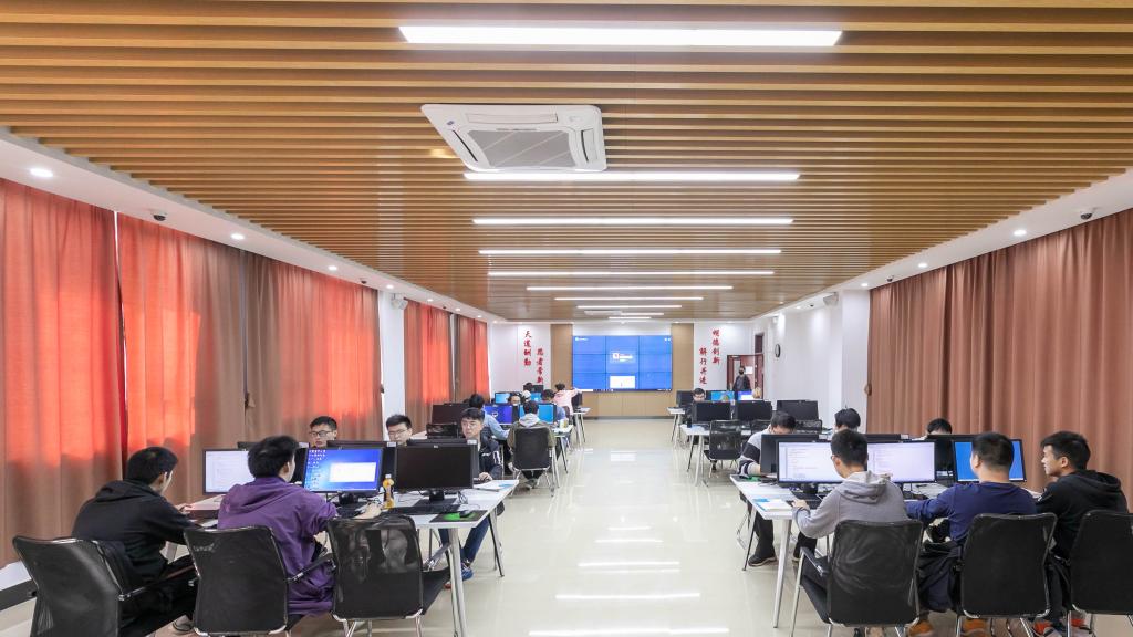 44华为网络信息实训室地址实验2号楼2201